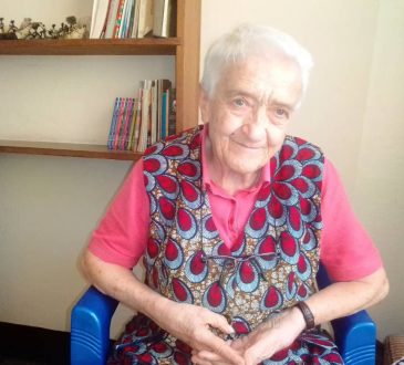 MARIA Maçon une vieille au service des personnes de troisième âge au Sud-Kivu