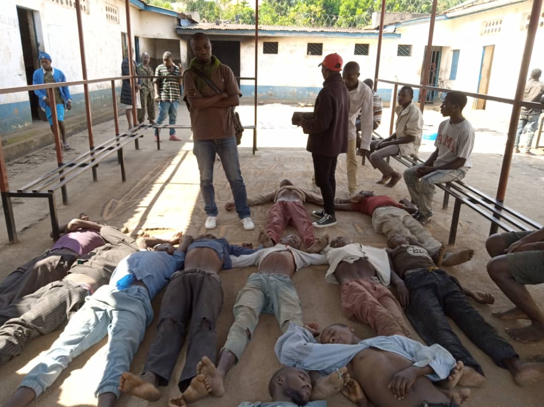 Détenus agonisant à la prison de Kalehe. Photo tiers, juillet 2021.