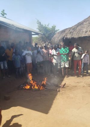 Maniema-RDC, un voleur armé "brulé mort" à Salamabila le 30 janvier 2023. Photo crédit société civile locale