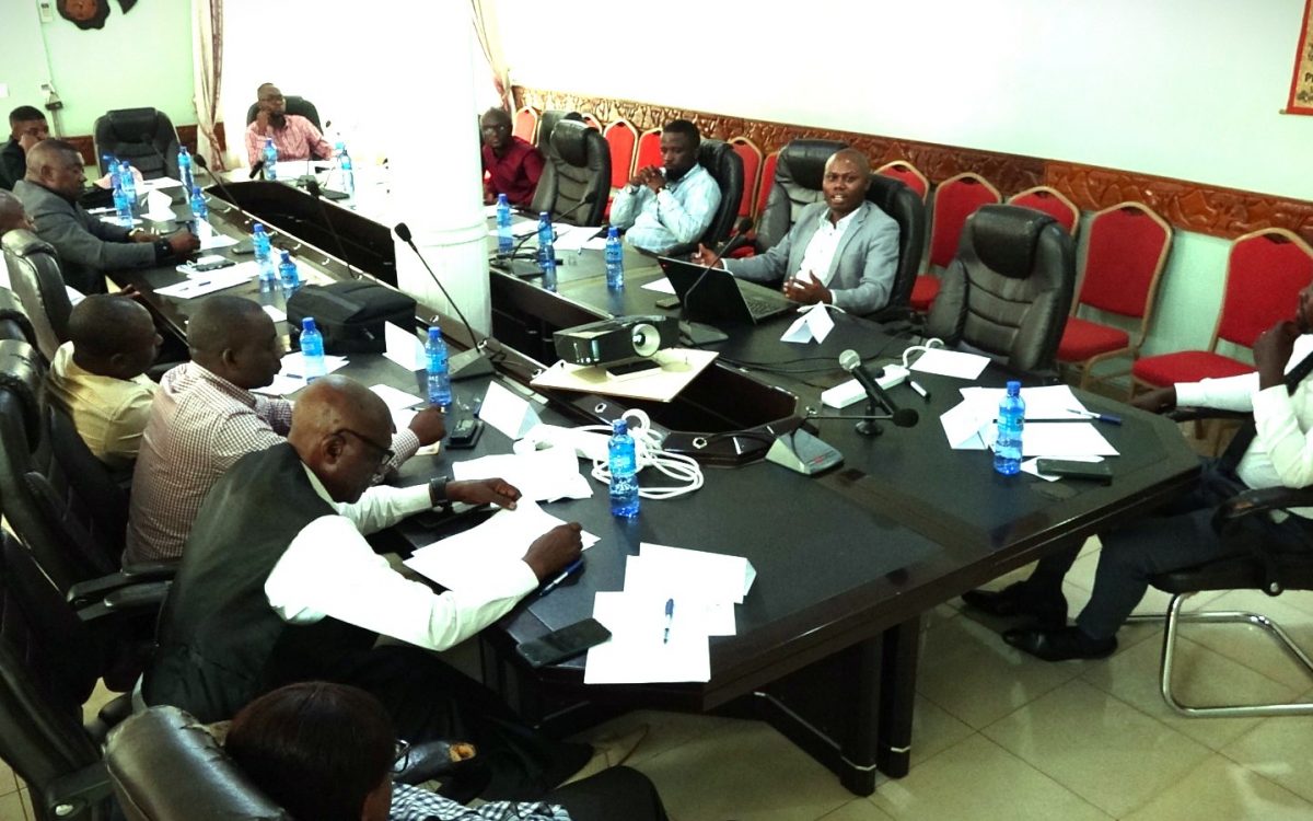 Dialogue interactif sur la protection des DDH. Rencontre entre autorités provinciales et DDH au Sud-Kivu ce 31 mai 2023 à l'Hôtel Exodus. Photo©deboutrdc