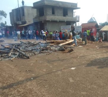 Barricade à Mululu ce 5 janvier 2024, après le meurtre d'un garçon par les militaires