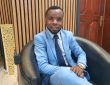 Journaliste Amisi Musada Emérite, Lauréat du prix PROPAIX JINSIA KWA AMANI par AFEM et GIZ, le 12 décembre 2024, à Bukavu. Photo crédit Jonathan Magoma DEBOUTRDC.NET
